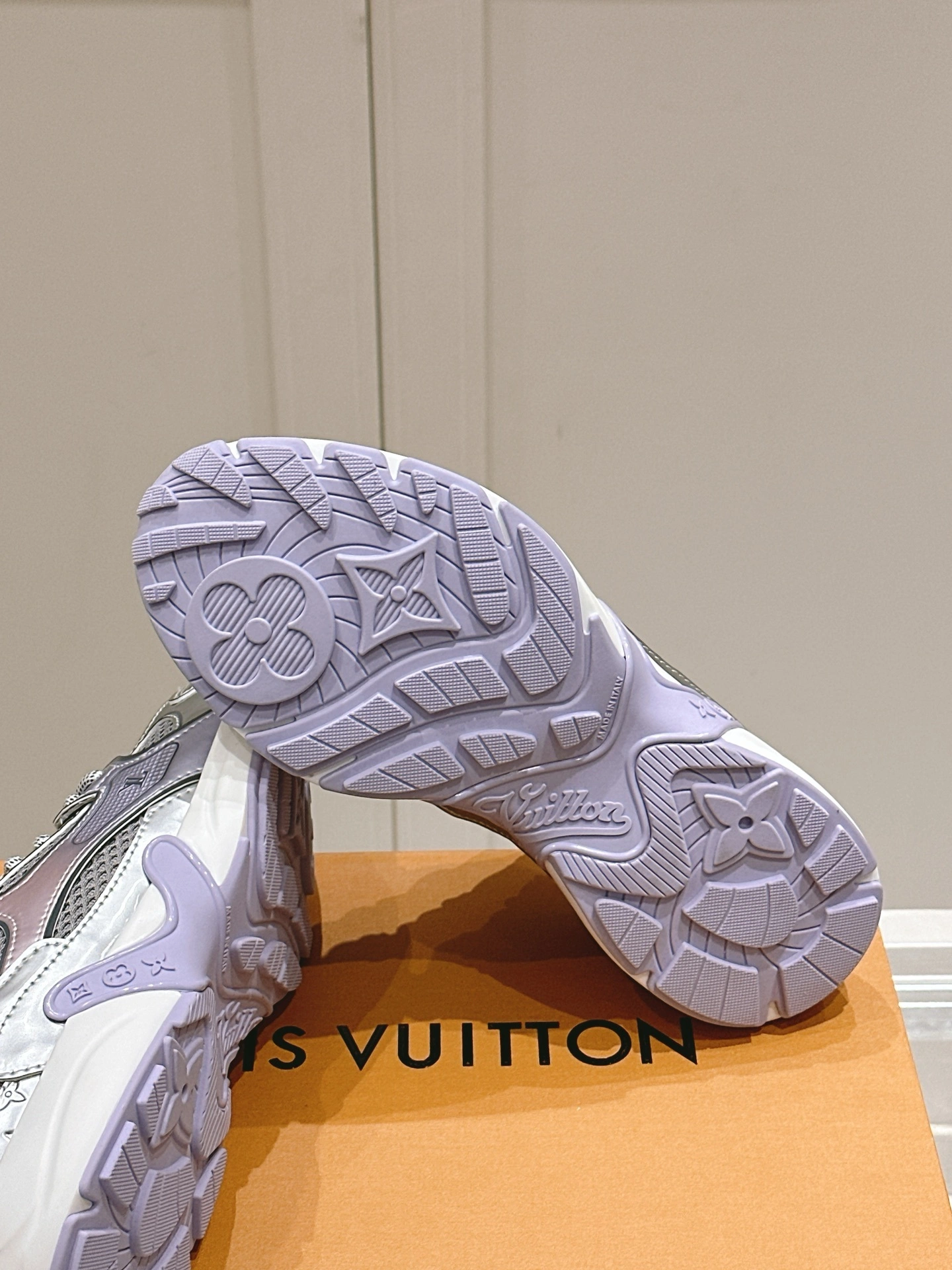 OOBB-- 8V 1AHOM0 Thick soles：3.5CM item:E-X062F0502